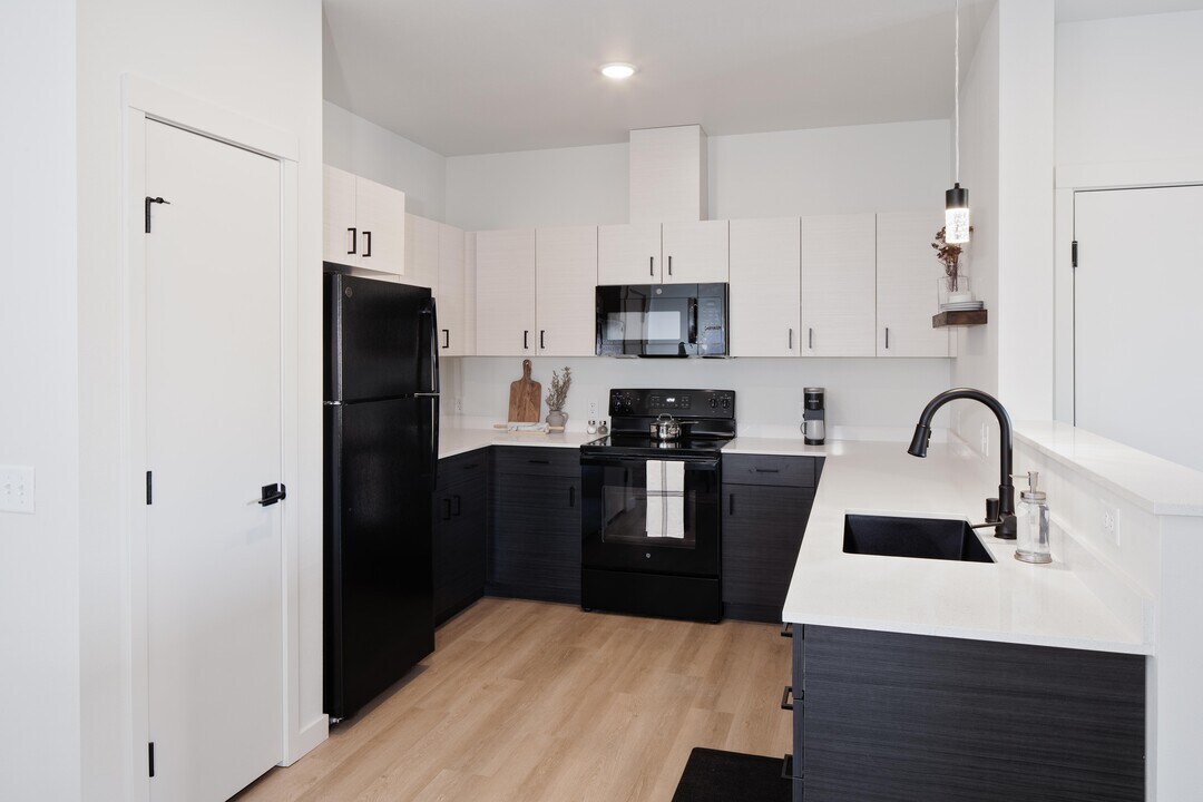 East Fork Commons in La Center, WA - Building Photo