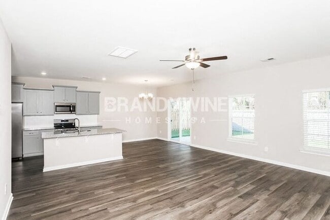 321 Redmoss Dr in Irmo, SC - Foto de edificio - Building Photo