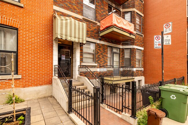 4209 Saint-Urbain Rue