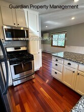4104 Highwood Rd in Mound, MN - Foto de edificio - Building Photo
