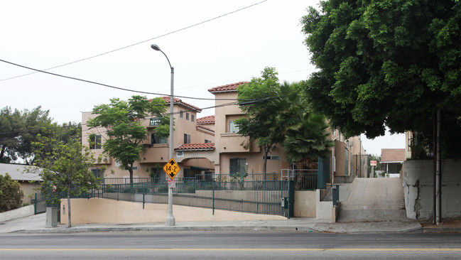 1025 S Soto St in Los Angeles, CA - Foto de edificio - Building Photo