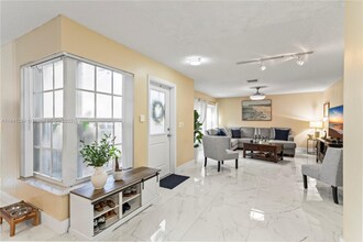 11085 Neptune Dr in Hollywood, FL - Building Photo - Building Photo