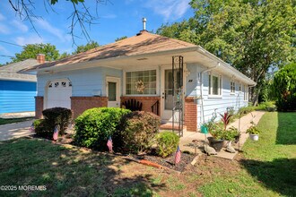 24 Mt Matterhorn Ln in Toms River, NJ - Building Photo - Building Photo