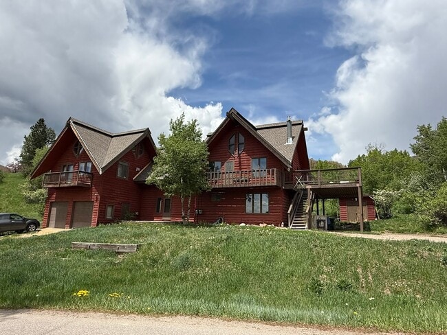 property at 2555 Val D'Isere Cir