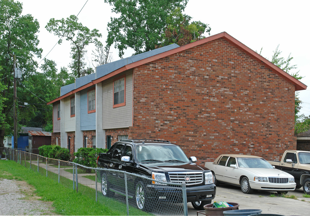 204 Pine St in Lafayette, LA - Building Photo