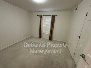 136 Pleasant Ridge Rd in Mckees Rocks, PA - Building Photo - Building Photo