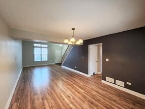 1176 Sumac Trail in Hoffman Estates, IL - Building Photo - Building Photo