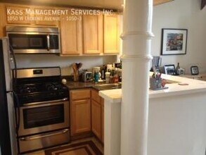 1050 W Dickens Ave in Chicago, IL - Building Photo - Building Photo