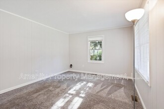 7268 Stokes Dr in Gloucester Point, VA - Building Photo - Building Photo