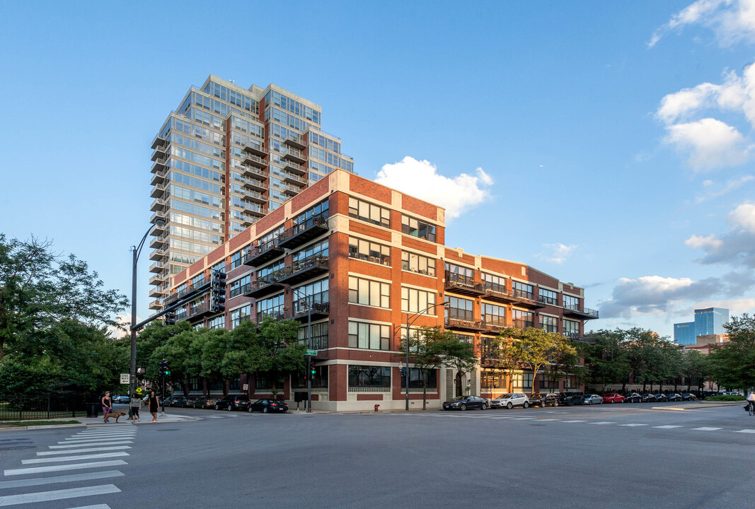 1601 S Indiana Ave in Chicago, IL - Building Photo