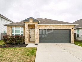 457 Pebble Bend, Unit 504 in New Braunfels, TX - Building Photo