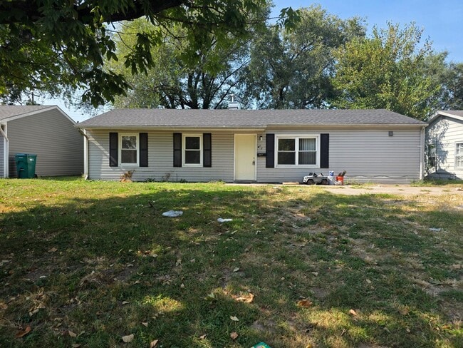 property at 72 W Adams Dr