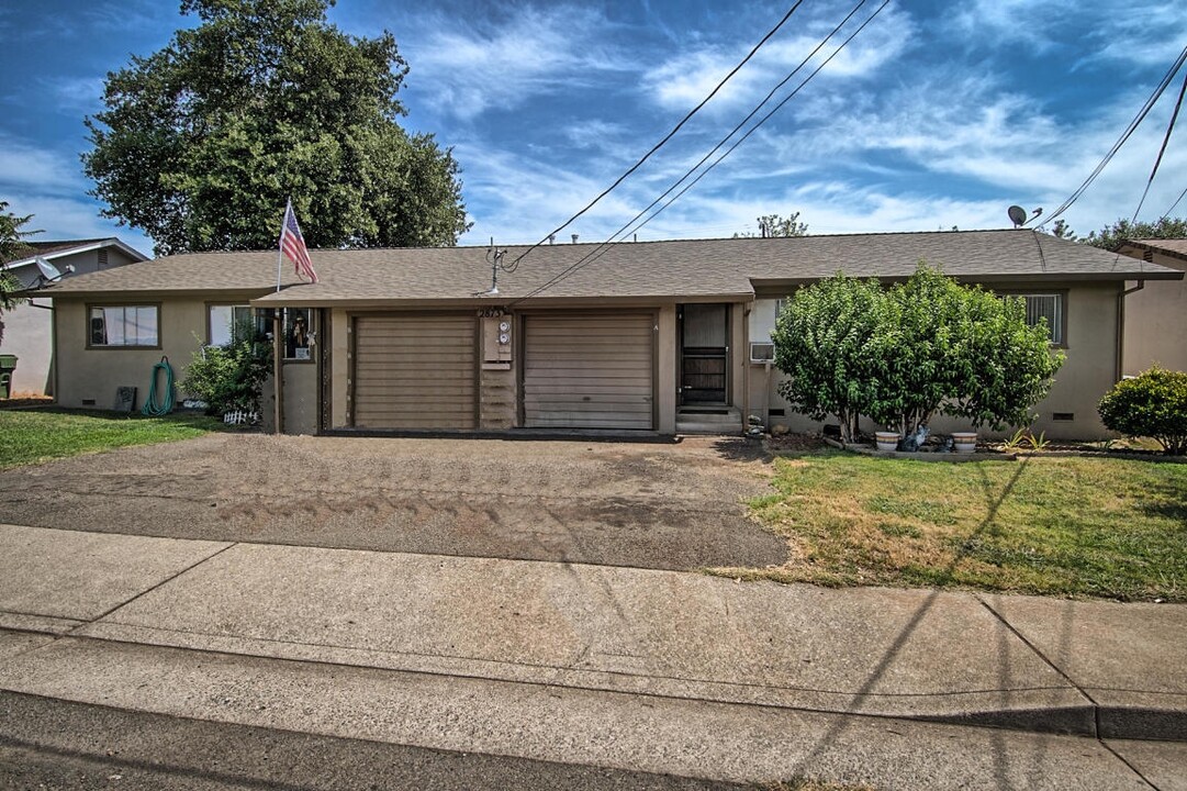 2872 Helen St in Redding, CA - Building Photo