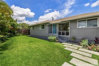 1384 Nanawale Pl in Kailua, HI - Building Photo - Building Photo