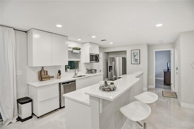 3220 SE 11th St in Pompano Beach, FL - Building Photo - Building Photo