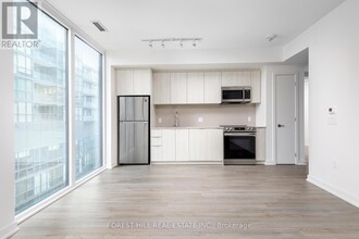 357 King St W in Toronto, ON - Building Photo - Building Photo