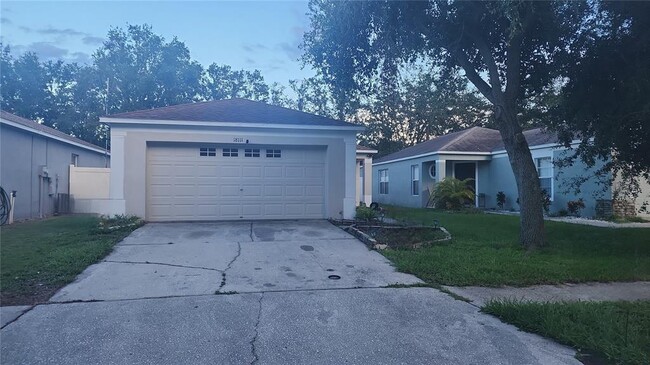 18111 Lembrecht Way in Tampa, FL - Building Photo - Building Photo