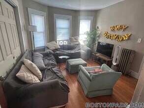 248 Powder House Blvd in Somerville, MA - Building Photo - Building Photo