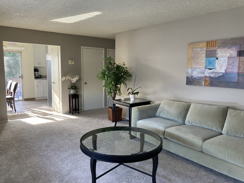 4316 Rilea Way, Unit #4 in Oakland, CA - Foto de edificio