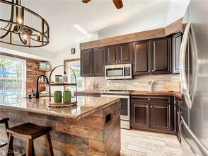 2511 6th St NW in Naples, FL - Building Photo - Building Photo