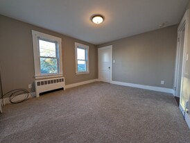 19 Union St in Somersworth, NH - Building Photo