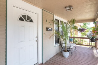 328 Circle Ave in Forest Park, IL - Building Photo - Building Photo