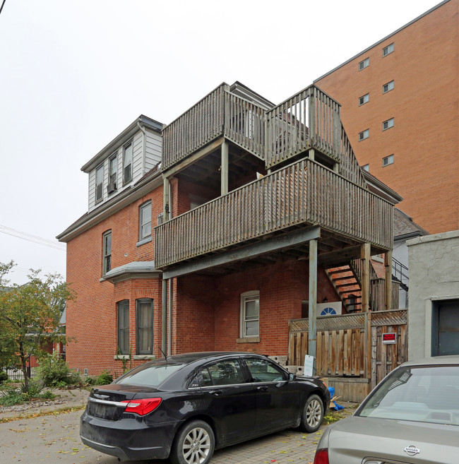 119 Wentworth St S in Hamilton, ON - Building Photo - Building Photo