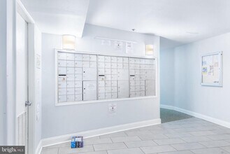 3313 Wyndham Cir in Alexandria, VA - Building Photo - Building Photo