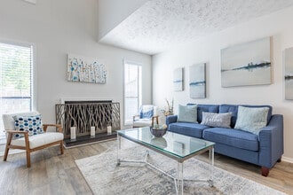 Lakeview in Stone Mountain, GA - Building Photo - Interior Photo
