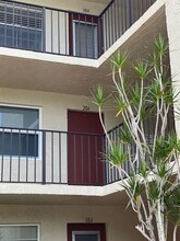 25 Abbey Ln in Delray Beach, FL - Building Photo - Building Photo