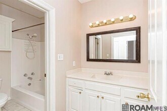 10125 Springbrook Ave in Baton Rouge, LA - Foto de edificio - Building Photo