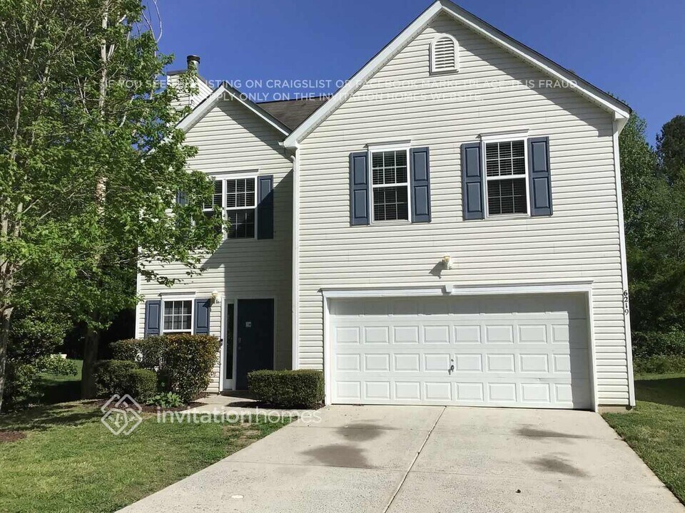 6219 Elliott Dr in Charlotte, NC - Building Photo