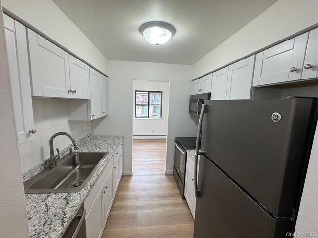 property at 1002 Cherry Hill Dr