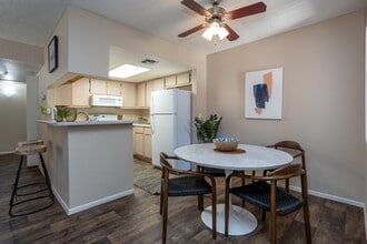 Coronado Villas Apartments in Tucson, AZ - Building Photo - Interior Photo