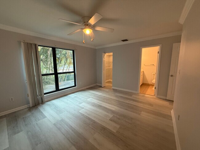 property at 814 Sandtree Dr