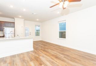 13902 Enzo Gate in San Antonio, TX - Building Photo - Building Photo