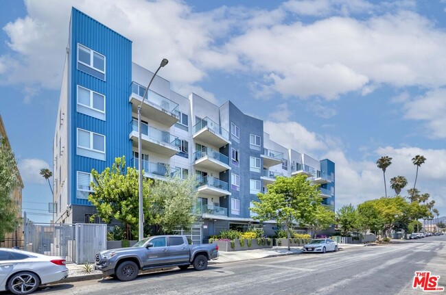 property at 105 S Mariposa Ave