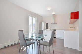 160 Waverley St in Ottawa, ON - Building Photo - Building Photo