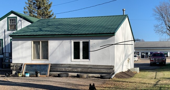 1122 S Oak Ave in Owatonna, MN - Building Photo - Building Photo