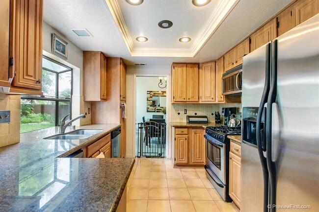 1749 Hawk View Dr in Encinitas, CA - Building Photo - Building Photo
