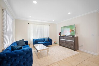 1520 Orange Grove Ave in Glendale, CA - Building Photo - Building Photo