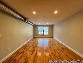 26 Portland St in Worcester, MA - Building Photo - Building Photo