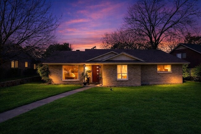 1623 Hanging Cliff Dr