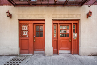 190 West 10th Street in New York, NY - Building Photo - Building Photo