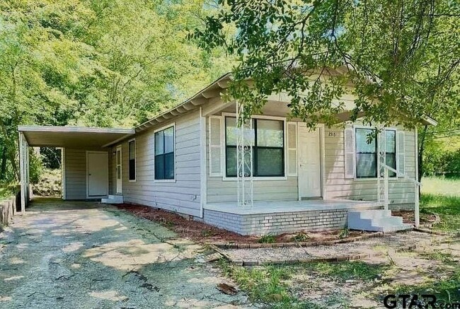 property at 2515 N Tenneha Ave