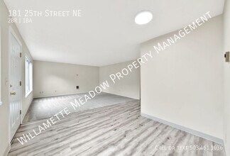 181 25th St NE in Salem, OR - Building Photo - Building Photo