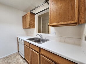 3353 Vista Del Prado Ct in Santa Fe, NM - Building Photo - Building Photo