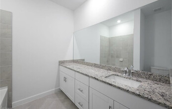14273 Pine Lodge Ln in Ft. Myers, FL - Building Photo - Building Photo