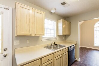 200 Village Dr in Oakland, TN - Building Photo - Building Photo