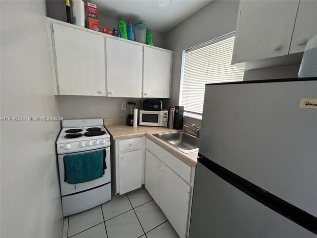 90 Isle of Venice Dr in Fort Lauderdale, FL - Building Photo - Building Photo